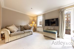 living - click for photo gallery